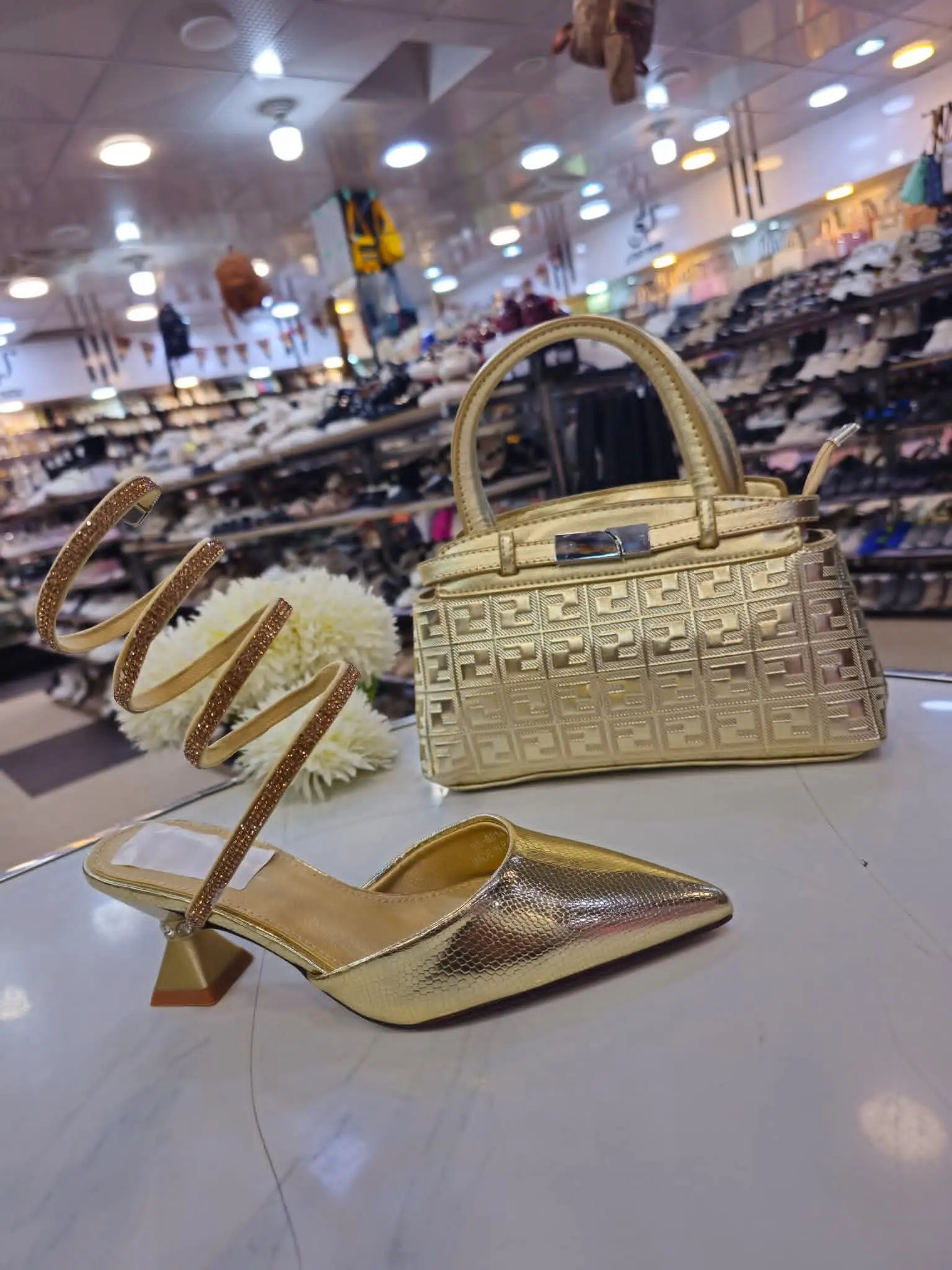 طقوم جزمات وحقائب مميزة - ايمن مول للتخفيضات